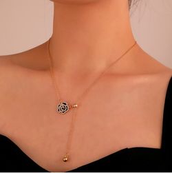 Vintage Rhinestone Flower Pulling Pendant Necklace - GOLDEN