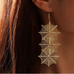 Halloween Exaggerated Funny Hollow Out Spider Web Long Drop Earrings - GOLDEN