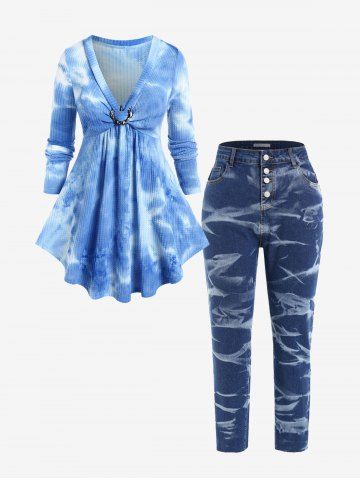 Plus Size Plunge Tie Dye Knitted T-shirt and Frayed Jeans Outfit - BLUE