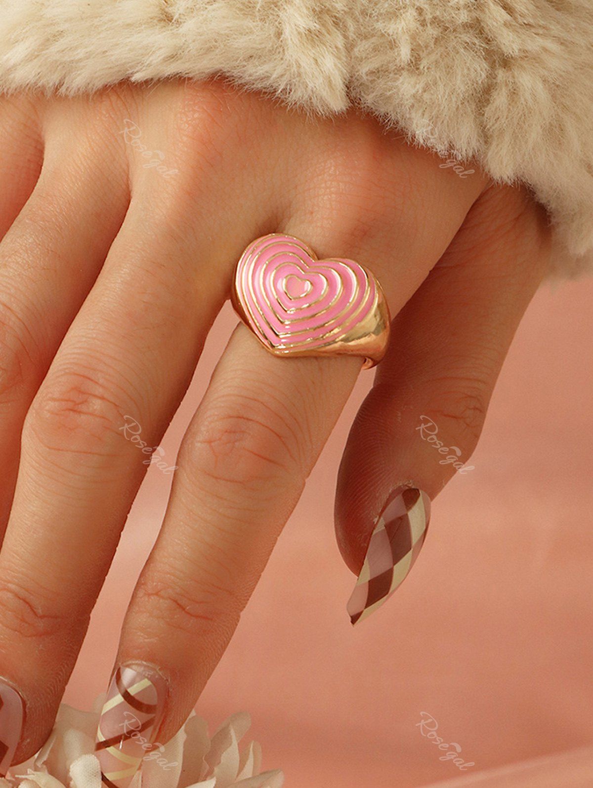Bague Manchette en Email Motif Cœur Rose pour la Saint-Valentin Rose clair 