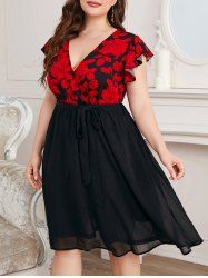 Plus Size Floral Short Sleeves A Line Surplice Dress with Flounce -  