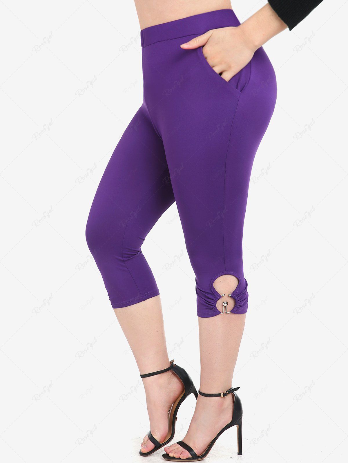 Online Plus Size Cutout Pull On Capri Pants with Pocket  