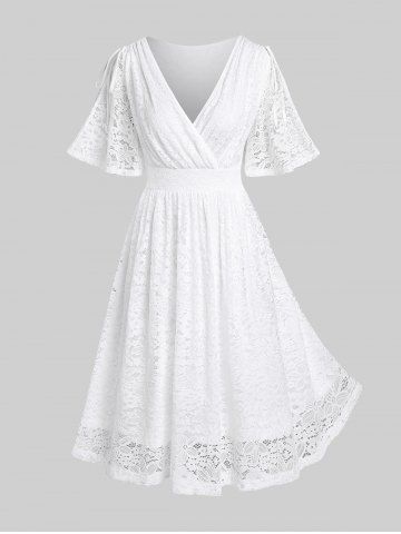 Plus Size Flutter Sleeves Cinched Ruched Surplice Lace Dress - WHITE - L | US 12