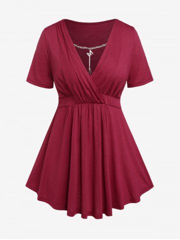 Plus Size Solid Colour Ruched Chain Panel Surpliced Short Sleeve T-Shirt - DEEP RED - 4X | US 26-28