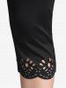 Plus Size Pockets Hollow Out Capri Leggings -  
