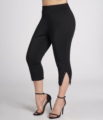 Plus Size Plain Color Grommet Rivet Slit Capri Leggings - BLACK - 3X