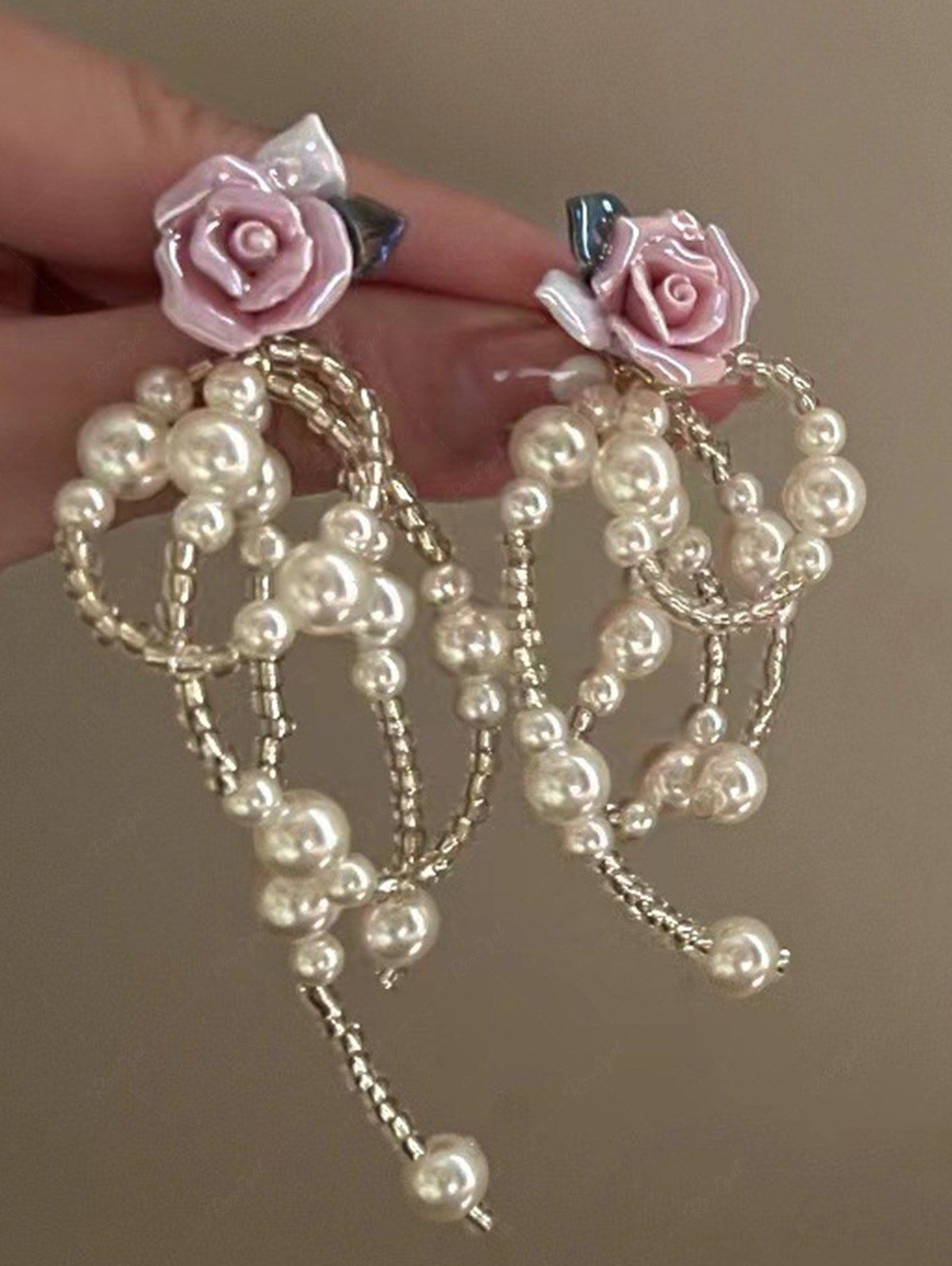 Boucles D'Oreilles Pendantes en Forme de Fleur et Perle Fantaisie avec Pompon Rose clair 