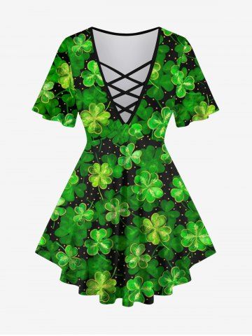 Plus Size St. Patrick's Day Clover Print Lattice Crisscross Flare Short Sleeve T-shirt - GREEN - M