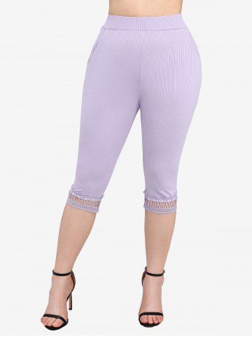 Plus Size Hollow Out Lace Trim Textured Ribbed Pockets Capri Leggings