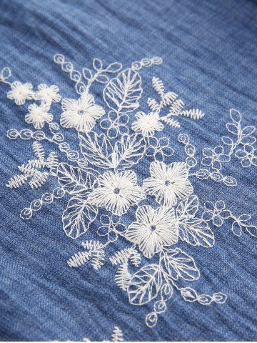 Plus Size Flower Leaf Embroidery Pockets Ruhced Cami Dress and Tied Bowknot Buttons Blouse