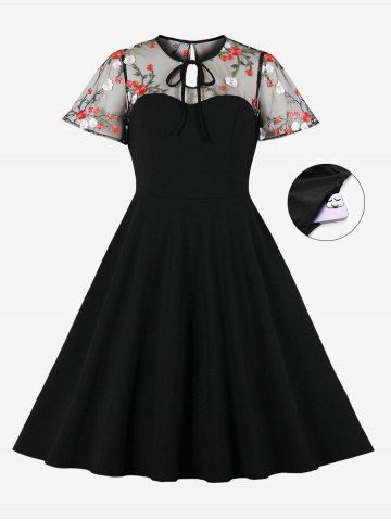 Plus Size Floral Embroidery Sheer Mesh Patchwork Tie Vintage Dress - BLACK - M