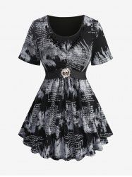 Plus Size Distressed Tie Dye Newspaper Print Braided Neck Skull Buckle Top -  