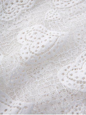 Plus Size Floral Printed Laser Cut Scalloped Buckle Keyhole Heart Crochet Sleeve Top