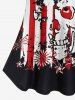 T-shirt Drapeau Américain Crâne et Peinture D'Encre Imprimés à Epaule Dénudée de Grande Taille - Noir 4X