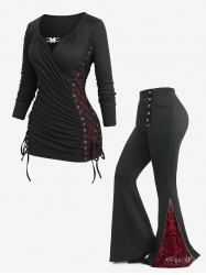 Tenue grande taille avec haut à manches longues en résille à lacets et motif tête de mort et pantalon évasé à motif floral croisé - Noir 