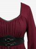 Robe grande taille bicolore texturée à ceinture et manches évasées, coupe trapèze, manches superposées - Rouge foncé 1X | US 14-16
