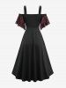 Robe Vintage Grande Taille avec Flocage de Fleurs Roses, Patchwork, Volants et Épaules Dénudées - Noir 4X | US 26-28