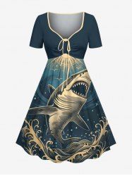 Robe trapèze grande taille à imprimé requin, vagues et soleil, créatures marines d'Hawaï - Paon Bleu 5X