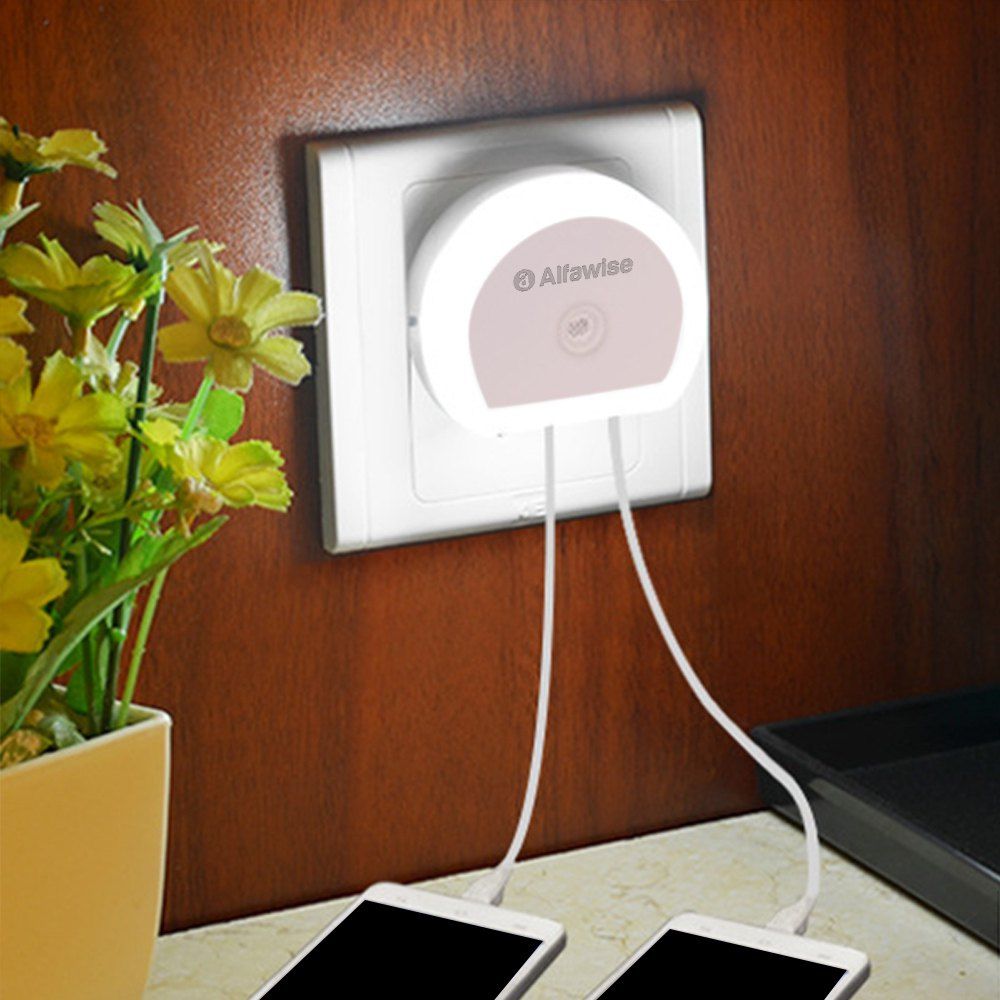 

Alfawise HTV - 777 5V 1A Dual USB Ports Adapter Charger with Sensitive Light-sensor Night Light, White
