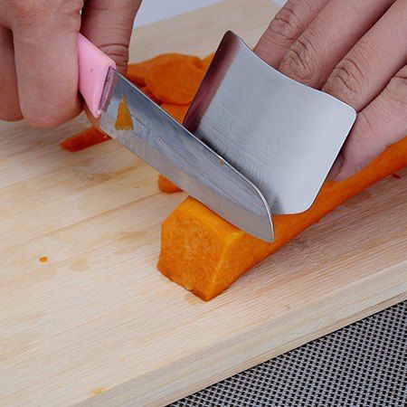 

Finger Guard Stainless Steel Chopping Cutter Hand Protection, Silver