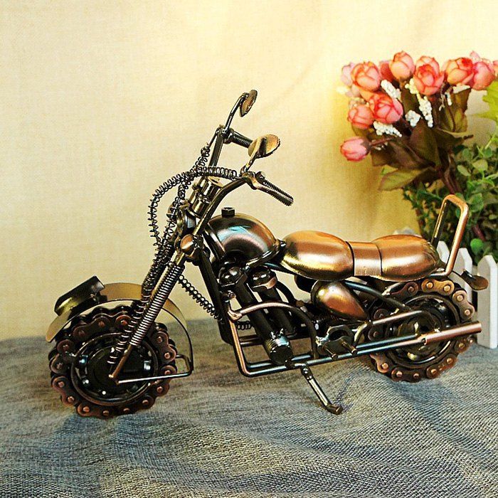 

M94 Extra Large Domineering Chain Motorcycle Model Craft Decoration Gift, Red wine