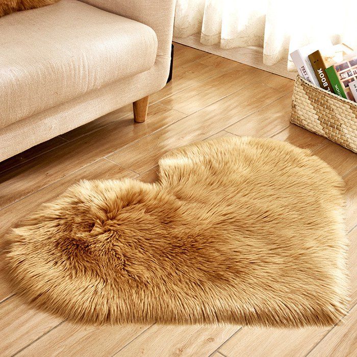 Simple Love Shape Woollike Carpet