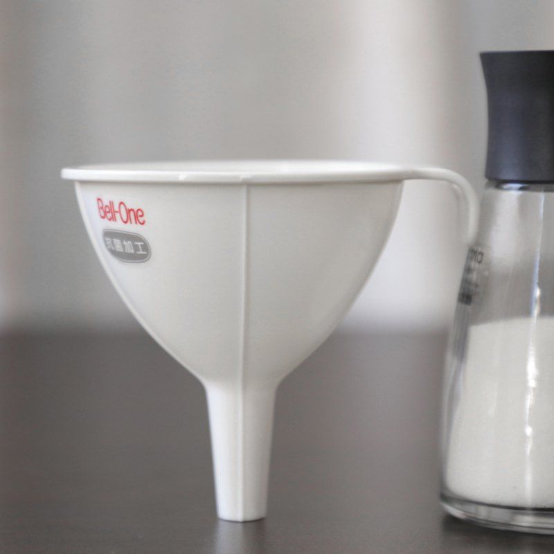 

ASVEL A0759 - 09 Plastic Funnel with Handle, Milk white