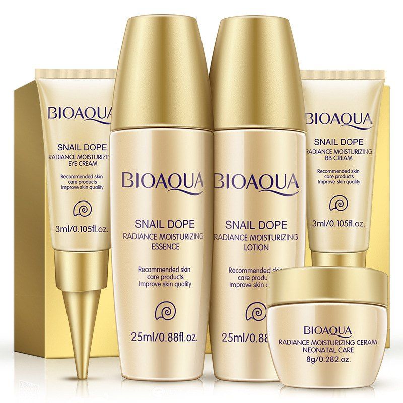 

Snail Moisturizing Effect Facial Care Set, Golden brown