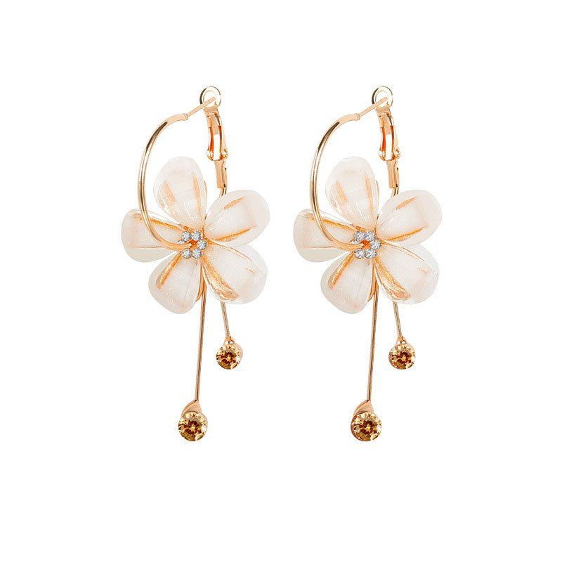 

Sweet Temperament with Five Long Flower Circle Earrings, Gold