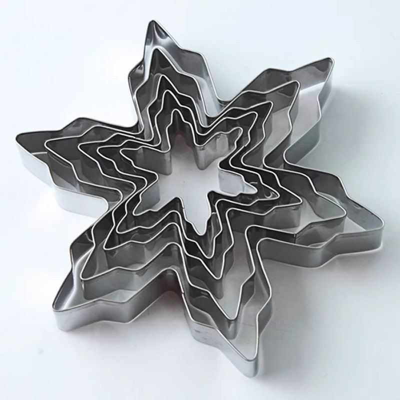 

Baking tools christmas snowflakes 5 piece set stainless steel biscuit mold DIY b, Silver