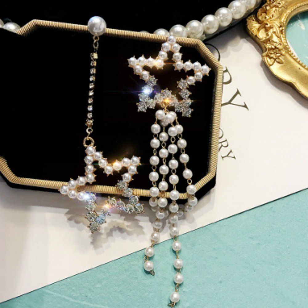 

Asymmetric Pearl Pentagonal Star Shoot Earrings, Milk white