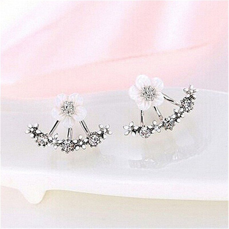 

Fashionable Elegant Lady Chrysanthemum Ear Nails, Silver