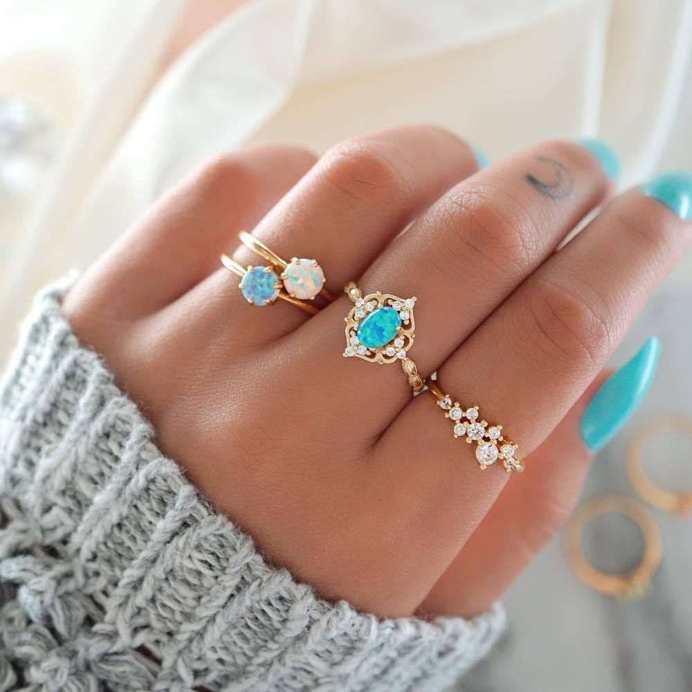 

4 Pcs Women's Fashion Ring Set Contrast Color Rhinestone Decor Stylish, Golden brown