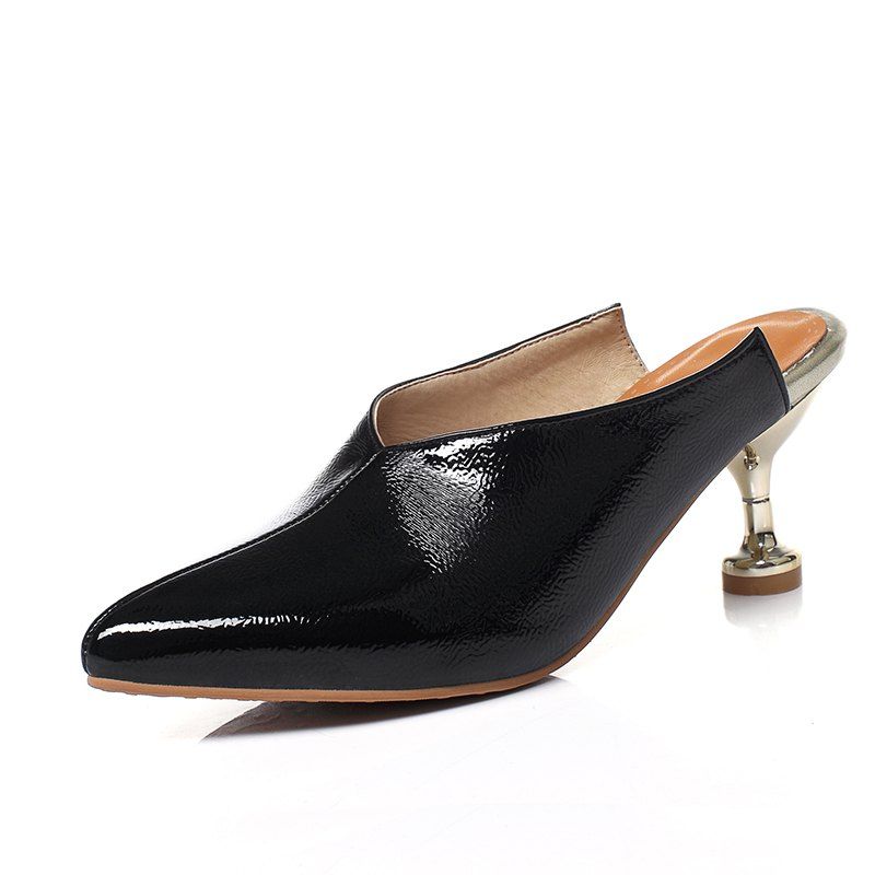 

Shoes with Pointed Head and Thin Middle Heel, Black